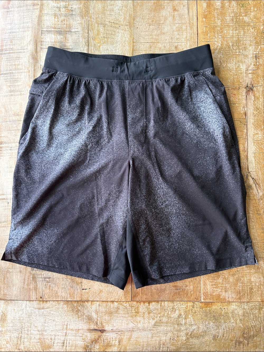 Lululemon Men's Athletic Shorts size M - Picture 1 of 7